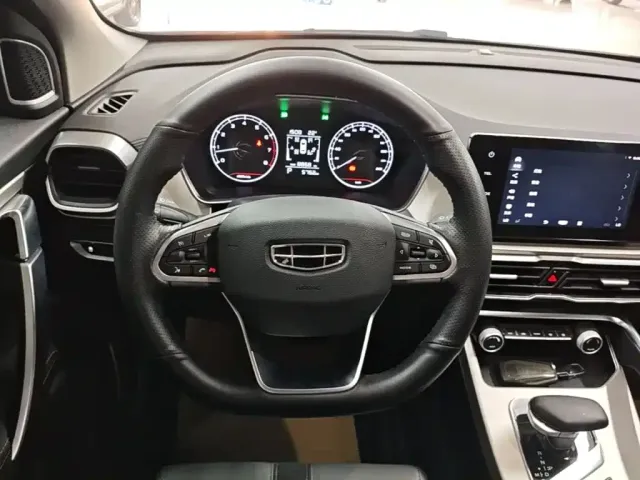 Geely Binyue — Фото автомобиля 10