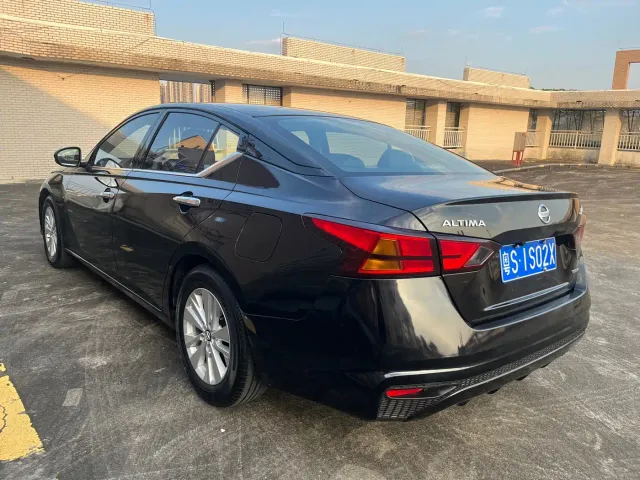 Nissan Teana — Фото автомобиля 4