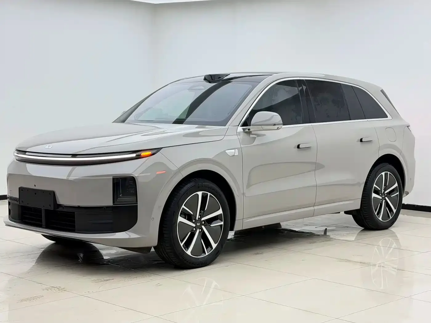 Фотография автомобиля — Li Auto Li Auto L6