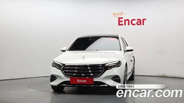 Mercedes-Benz E-Class — Фото автомобиля 3