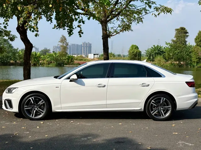 Audi A4L — Фото автомобиля 4