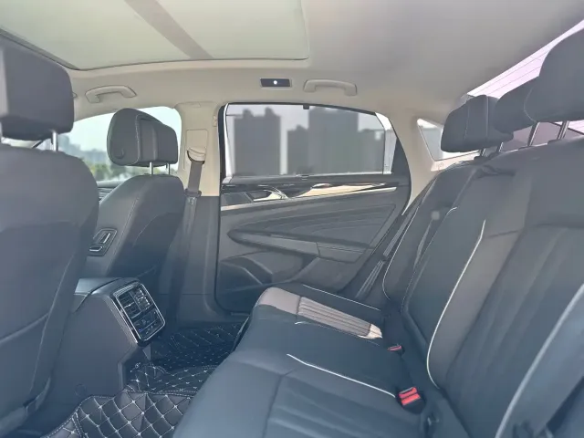 Volkswagen Passat — Фото автомобиля 8