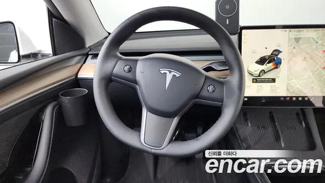 Tesla Model Y — Фото автомобиля 19