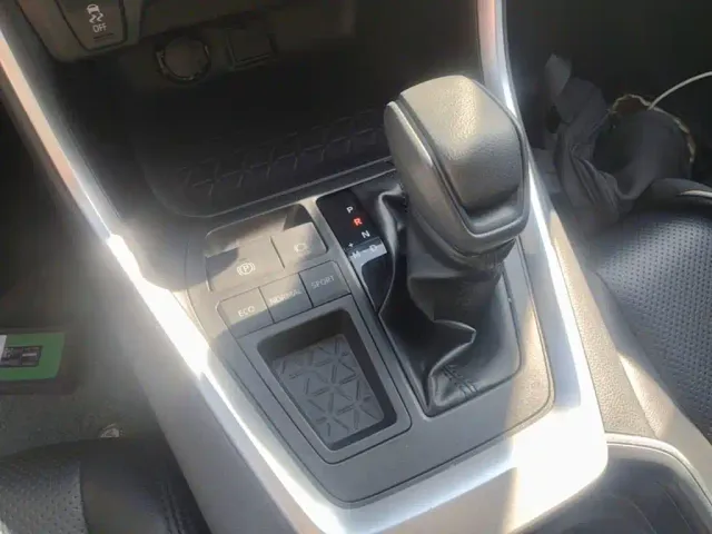 Toyota RAV4 — Фото автомобиля 13