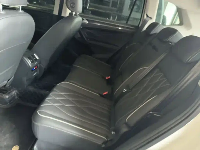 Volkswagen Tiguan L PHEV — Фото автомобиля 16