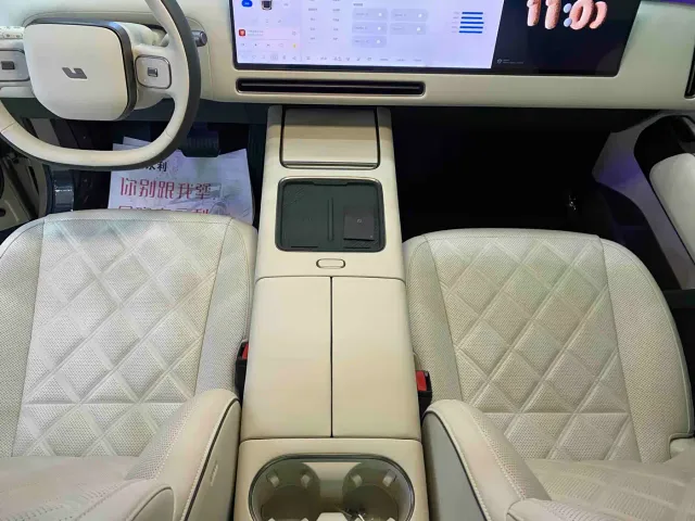 Li Auto Li Xiang L9 2026 Base Model — Фото автомобиля 13