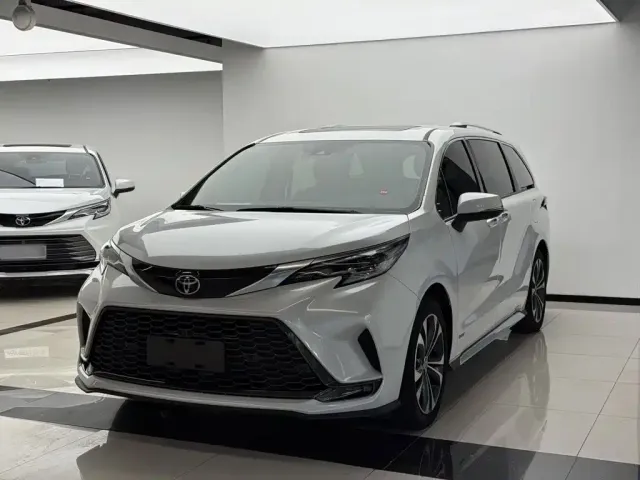 Фотография автомобиля — Toyota Granvia