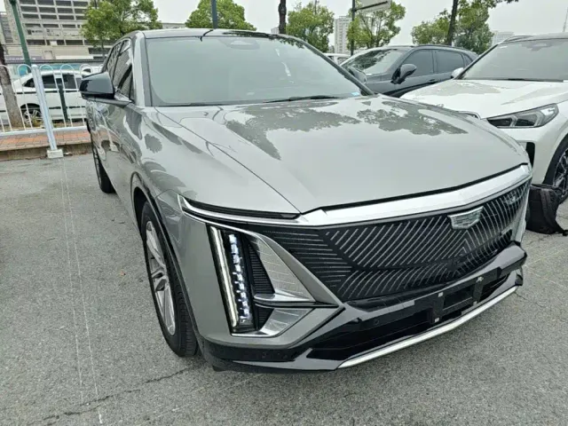 Cadillac Lyriq — Фото автомобиля 3