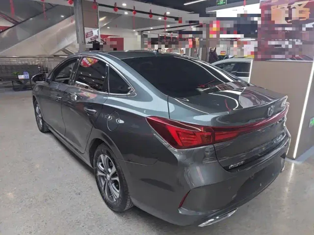 Changan Eado — Фото автомобиля 4