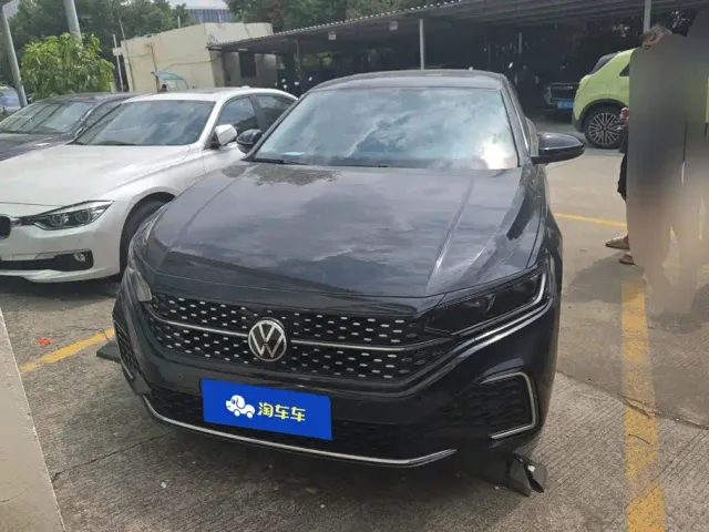 Volkswagen Passat — Фото автомобиля 2