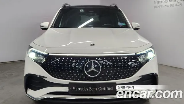 Mercedes-Benz EQB — Фото автомобиля 3