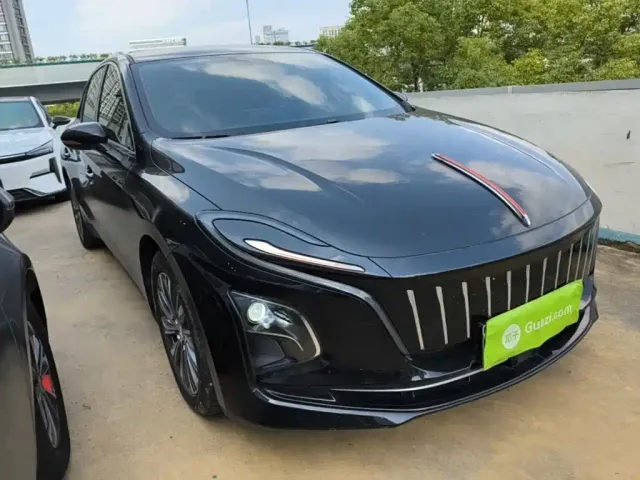 Hongqi E-QM5 — Фото автомобиля 3