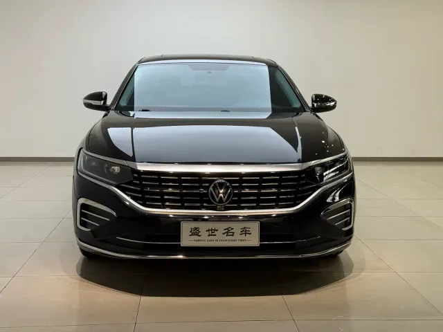 Volkswagen Passat — Фото автомобиля 2