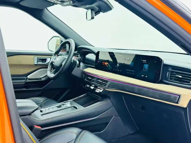Ford Explorer — Фото автомобиля 18