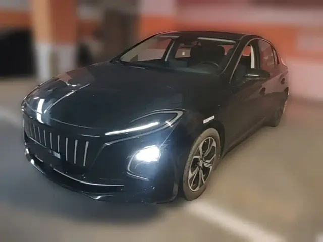 Фотография автомобиля — Hongqi E-QM5