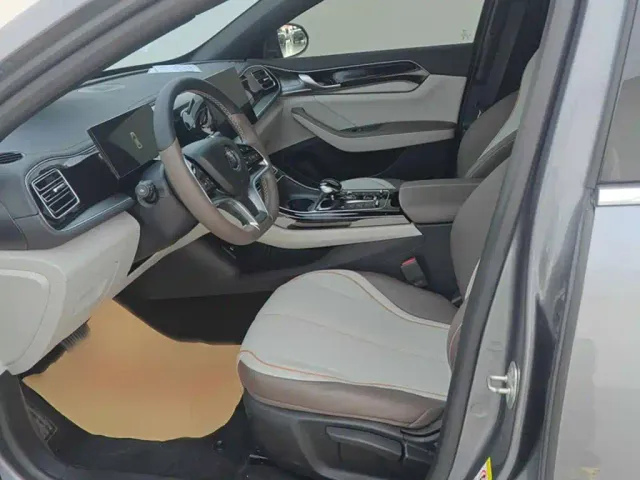 BYD Qin PLUS — Фото автомобиля 10