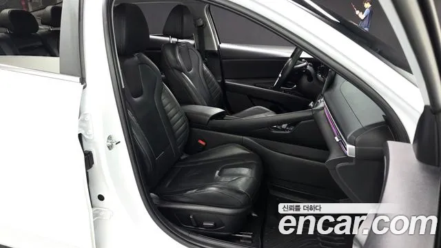Hyundai AVANTE Avante (CN7) — Фото автомобиля 11