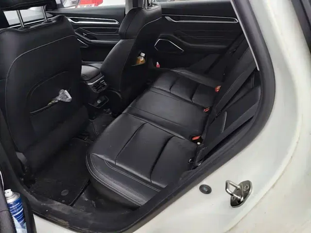 Geely Emgrand — Фото автомобиля 16