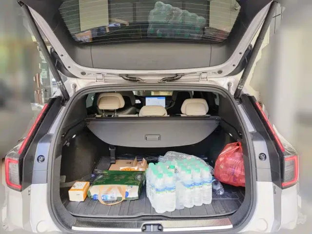 Volvo XC70 Plug-in Hybrid — Фото автомобиля 13