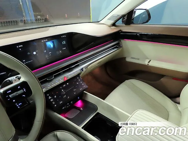 Hyundai Grandeur Grandeur (GN7) 2.5 Бензин 2WD — Фото автомобиля 17