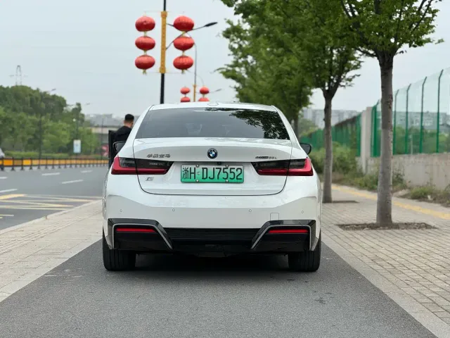 BMW i3 — Фото автомобиля 6