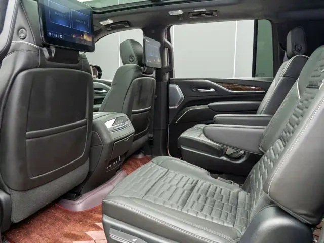 Cadillac Escalade — Фото автомобиля 16