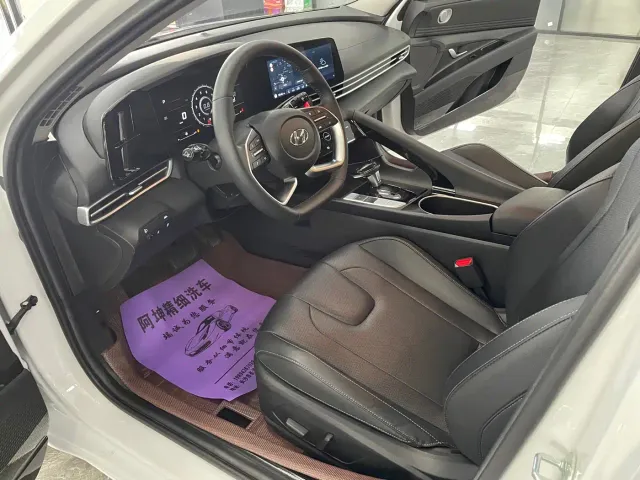 Hyundai Elantra — Фото автомобиля 4