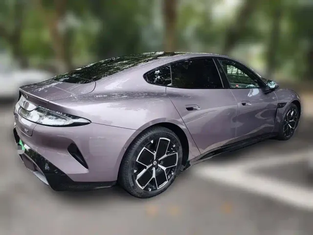 Xiaomi SU7 — Фото автомобиля 6