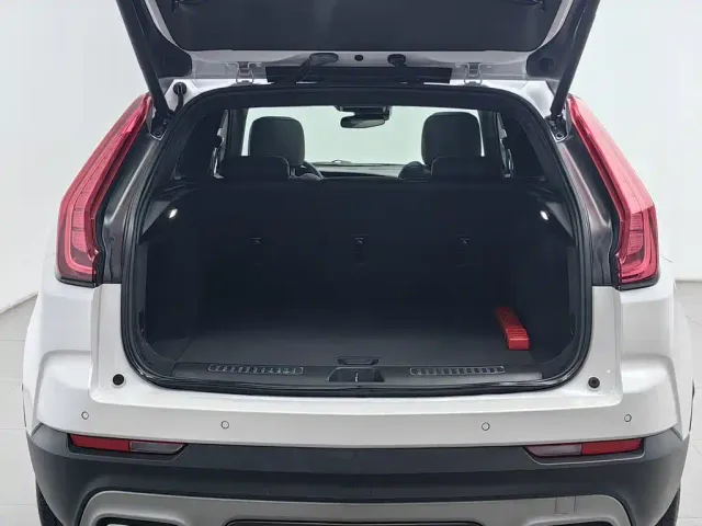 Cadillac XT4 — Фото автомобиля 16