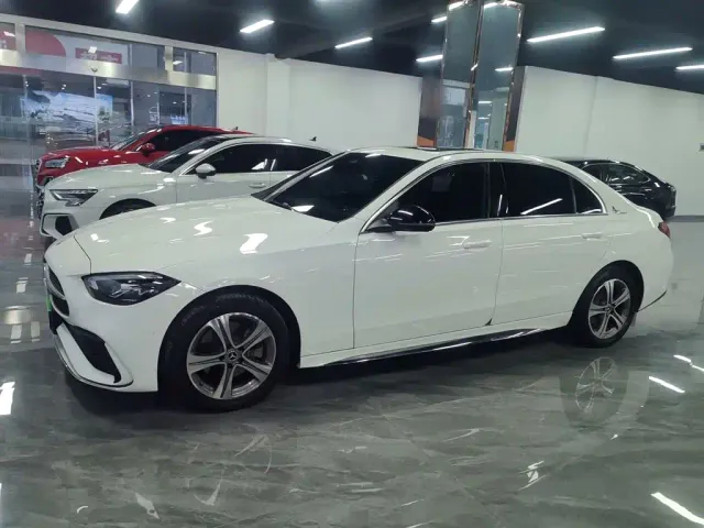 Mercedes-Benz C-Class — Фото автомобиля 4