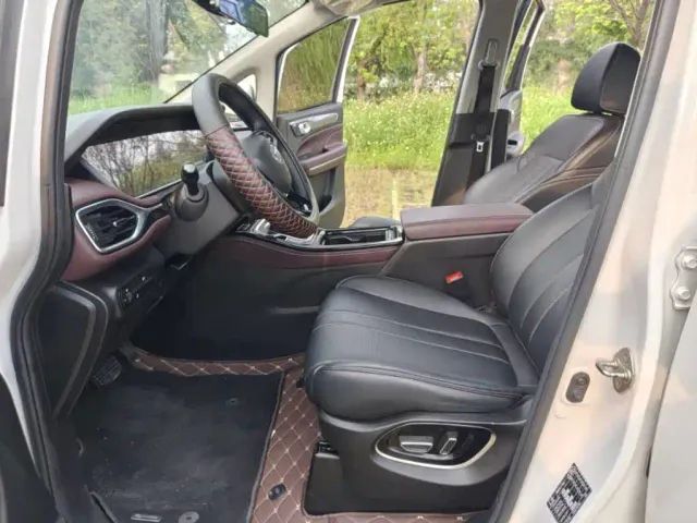 GAC Trumpchi M6 — Фото автомобиля 15