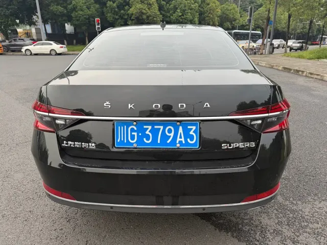 Skoda Superb — Фото автомобиля 5