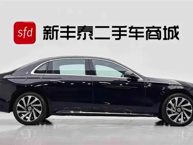 Mercedes-Benz E-Class — Фото автомобиля 3