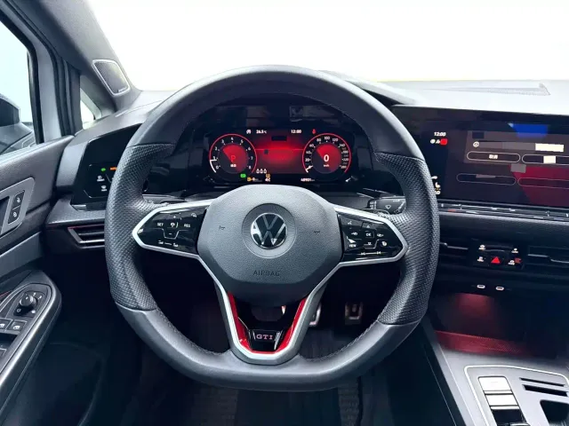 Volkswagen Golf — Фото автомобиля 5