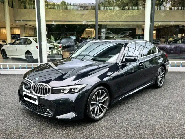 Фотография автомобиля — BMW 3 Series