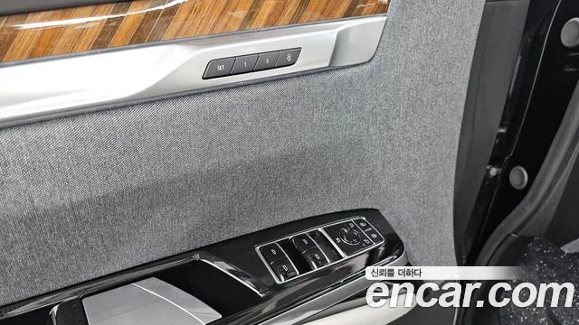 Cadillac Escalade — Фото автомобиля 29