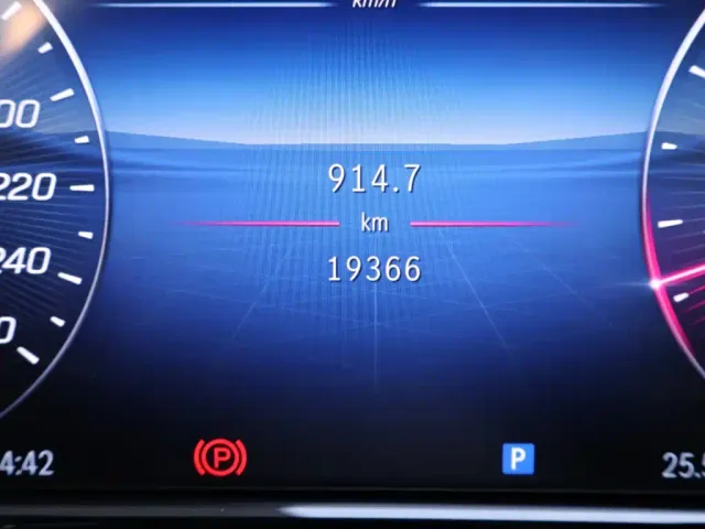 Mercedes-Benz E-Class — Фото автомобиля 15