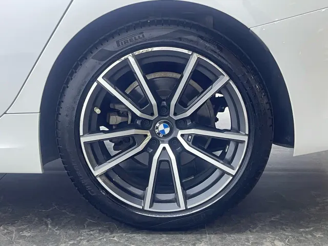 BMW 3 Series — Фото автомобиля 8