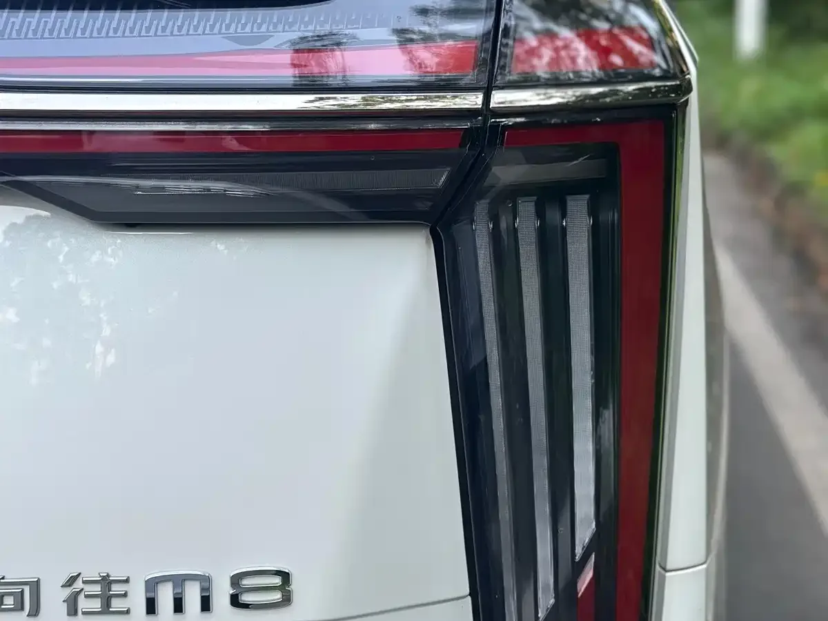 GAC Trumpchi Trumpchi Xiangwang M8 2025 Model QianKun Series Ultra First Class — Фото автомобиля 10