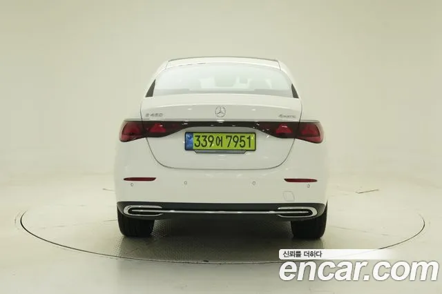 Mercedes-Benz E-Class — Фото автомобиля 4