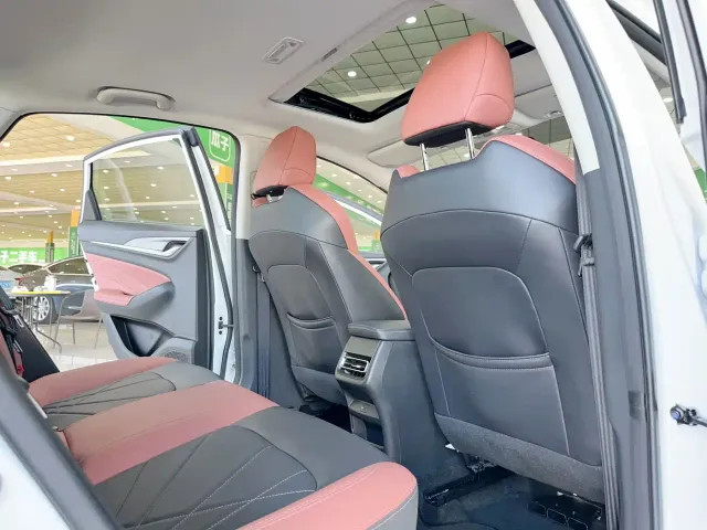 Changan Eado — Фото автомобиля 15