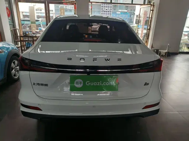Roewe i5 — Фото автомобиля 5