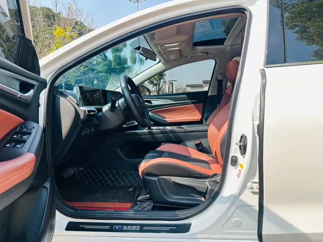 Changan Eado — Фото автомобиля 4