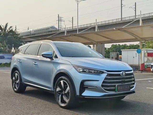 BYD Tang — Фото автомобиля 3