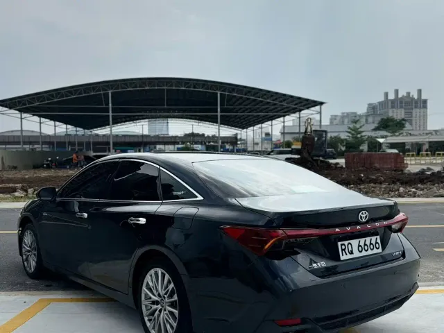 Toyota Avalon — Фото автомобиля 4