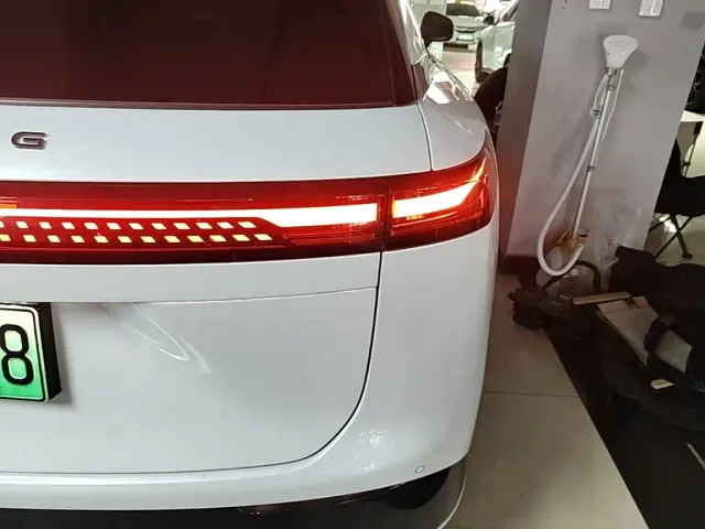 Xpeng G9 — Фото автомобиля 7