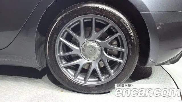 Tesla Model 3 — Фото автомобиля 18