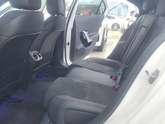 Mercedes-Benz A-Class — Фото автомобиля 11