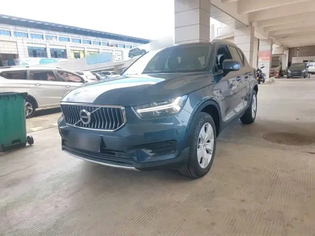 Фотография автомобиля — Volvo XC40