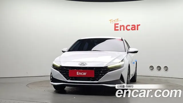 Hyundai Avante CN7 — Фото автомобиля 3